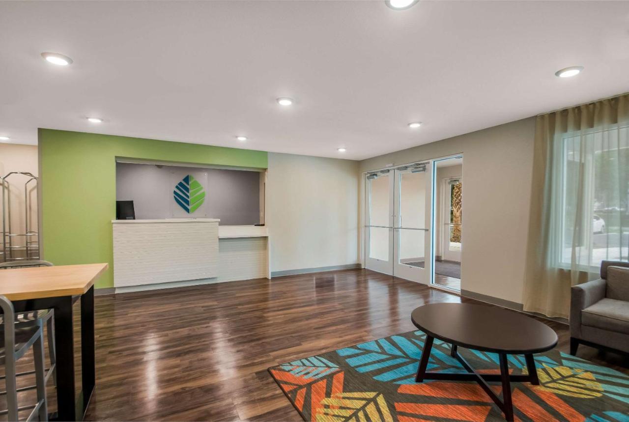 Woodspring Suites Инвърнес Екстериор снимка