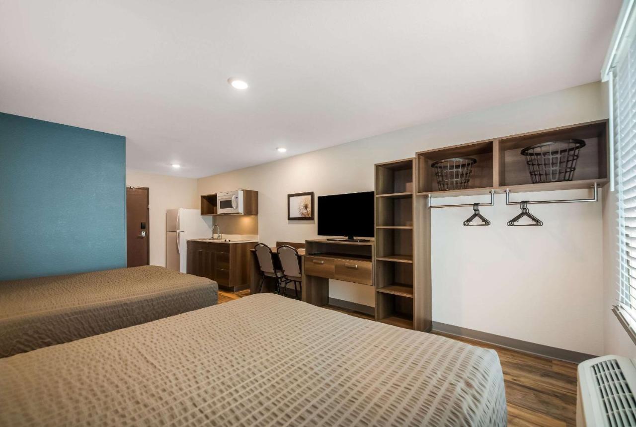 Woodspring Suites Инвърнес Екстериор снимка