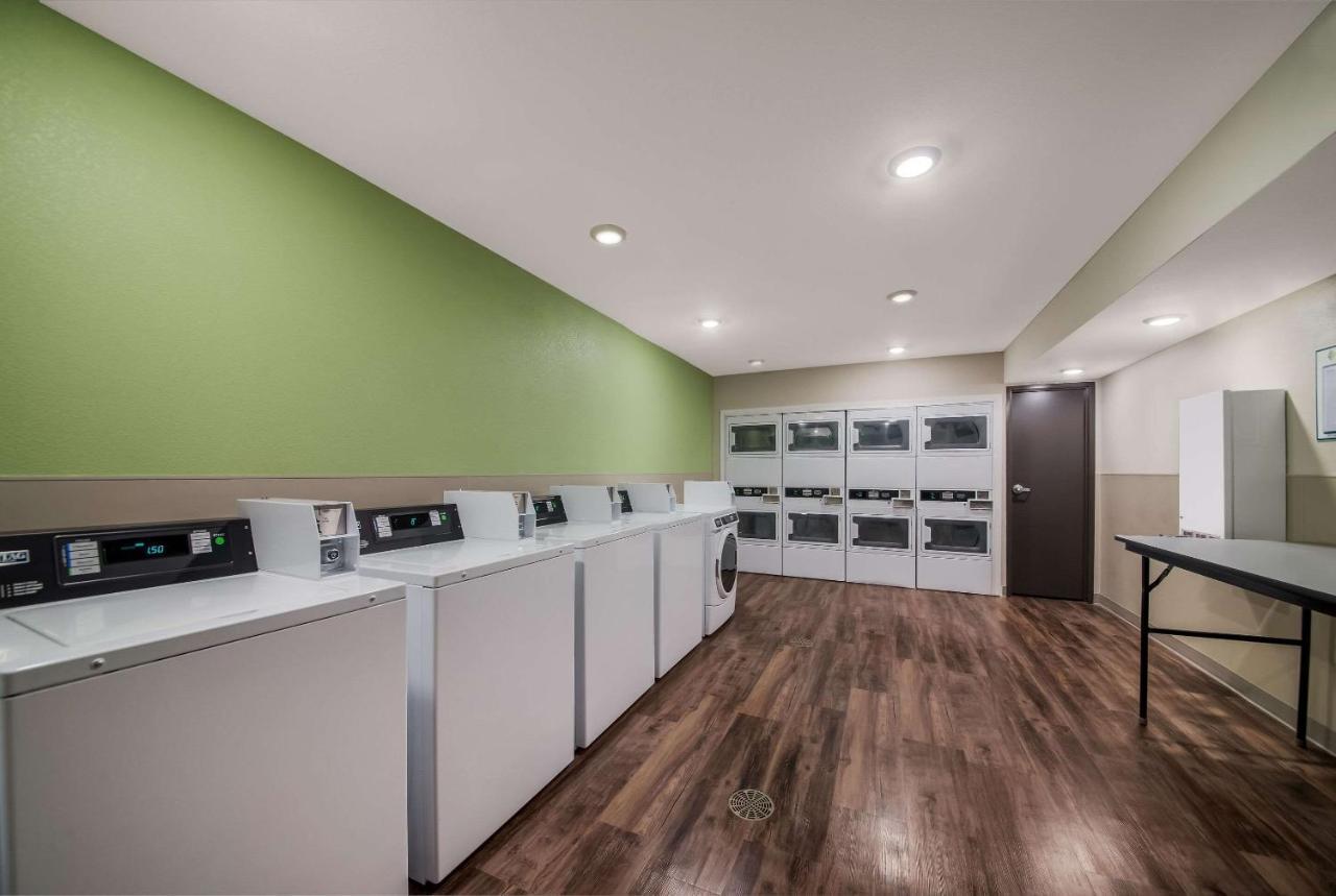 Woodspring Suites Инвърнес Екстериор снимка
