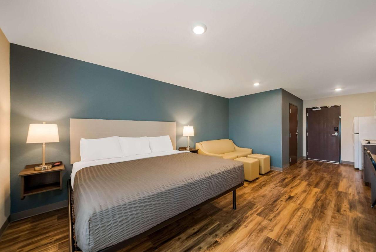 Woodspring Suites Инвърнес Екстериор снимка